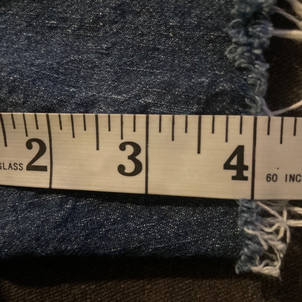 Universal Thread- Women's High Rise Vintage Midi Jean Shorts- Size 6/28R - Picture 7 of 9